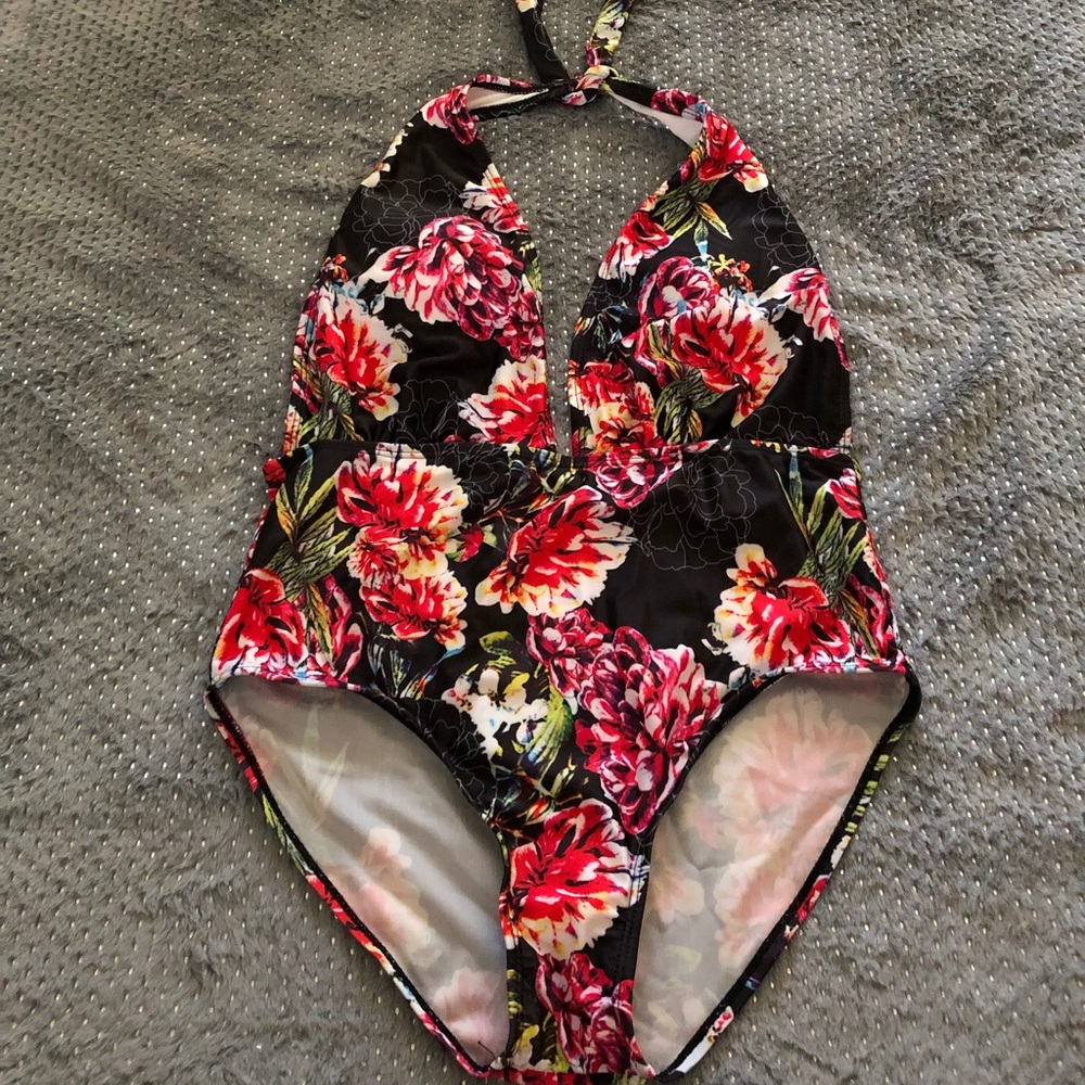 Floral One Piece Bikini 👙